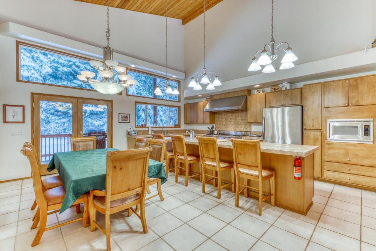 Elk Tracks Lodge Pine Glen Екстер'єр фото